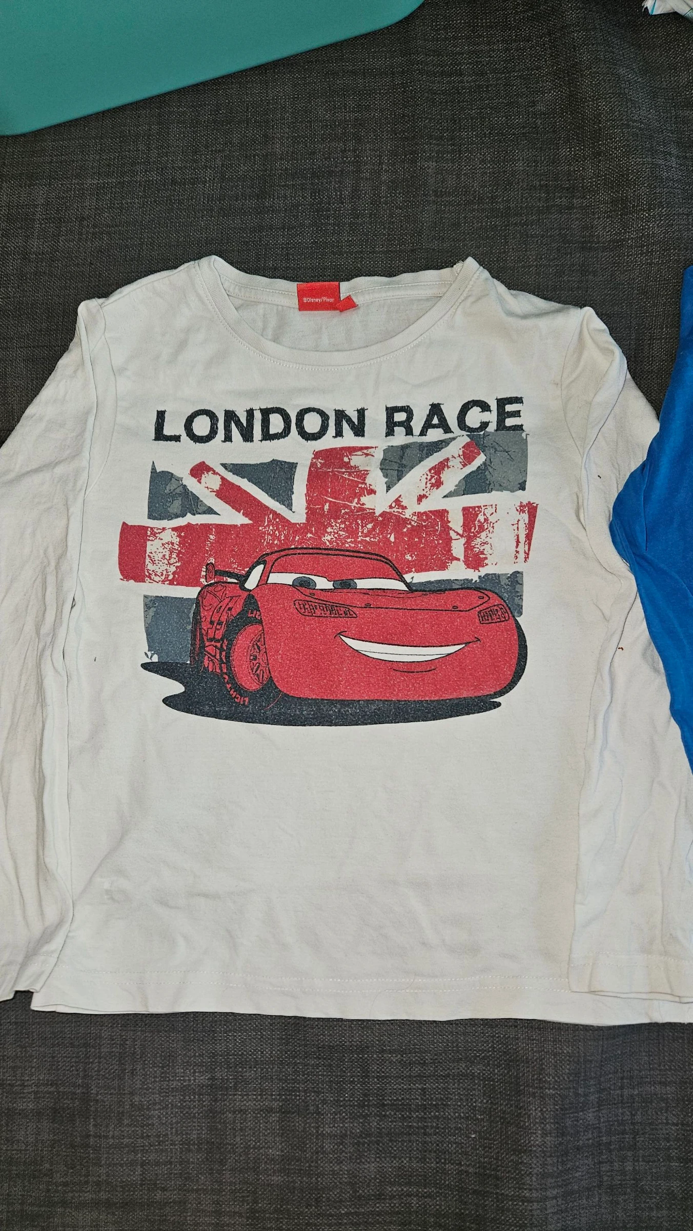Lote de camiseta de coches de 8 años en buen estado – photo 3
